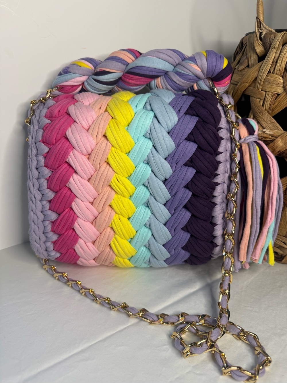 Handwoven Multicolor Crochet Shoulder Bag with Gold Hardware | Dopamine - Picture 5 of 11